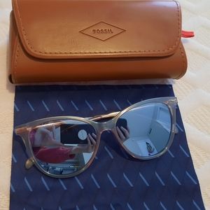 Fossil Women's Cat Eye Sunglasses